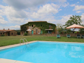 Farmhouse in Sorano with Swimming Pool Terrace Barbecue